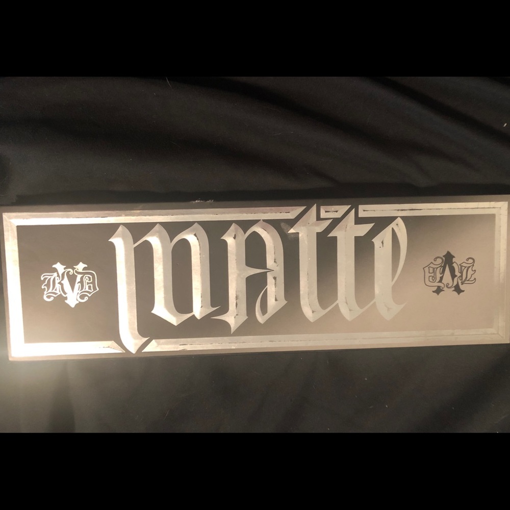 Kat Von D Limited Edition Metal Matte Palette